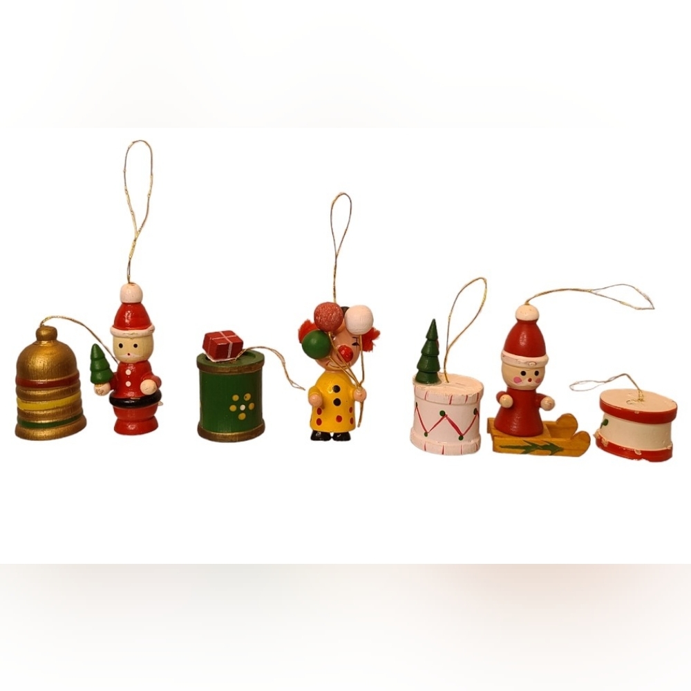 LOT OF  7 VINTAGE Wooden Christmas Rare Ornaments  1" to 2.5"